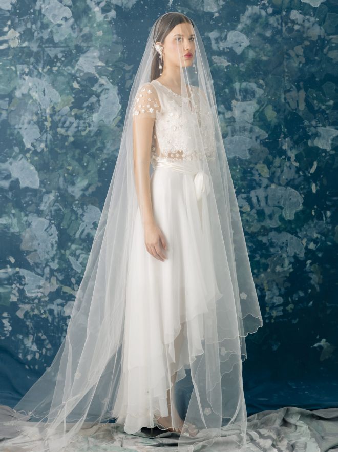 falda semilarga y top de novia