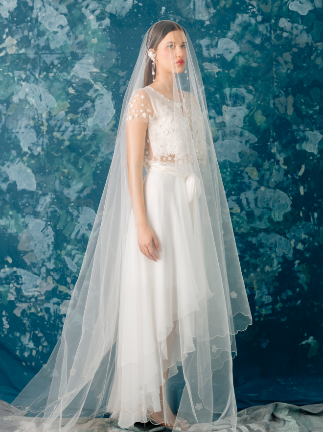 falda semilarga y top de novia