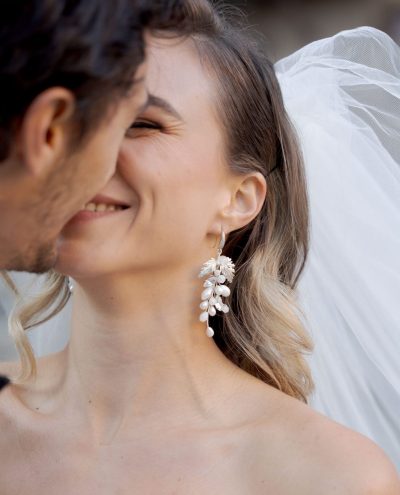 pendientes largos de novia con pedreria