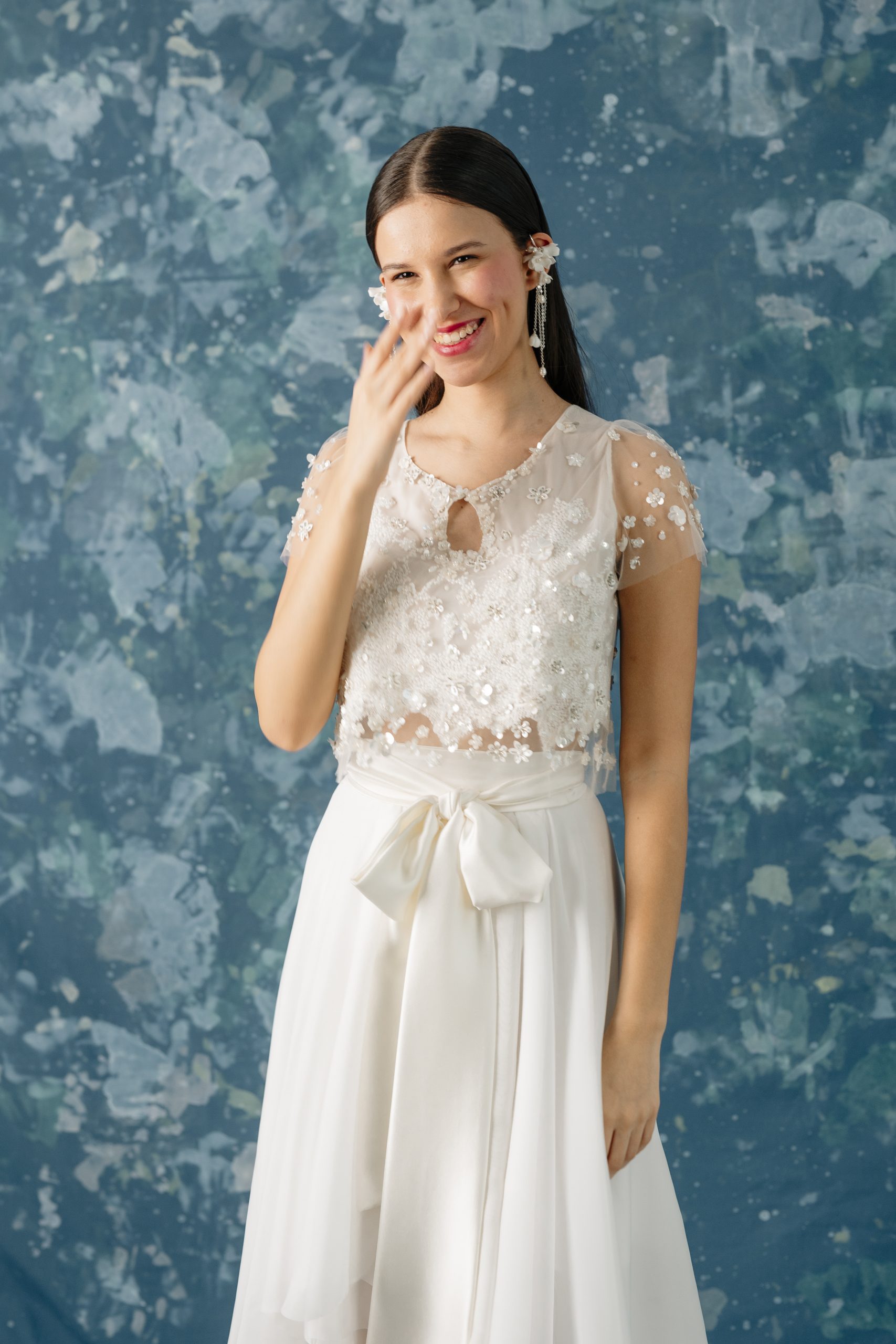 vestido de novia dos piezas top corto y falda de gasa