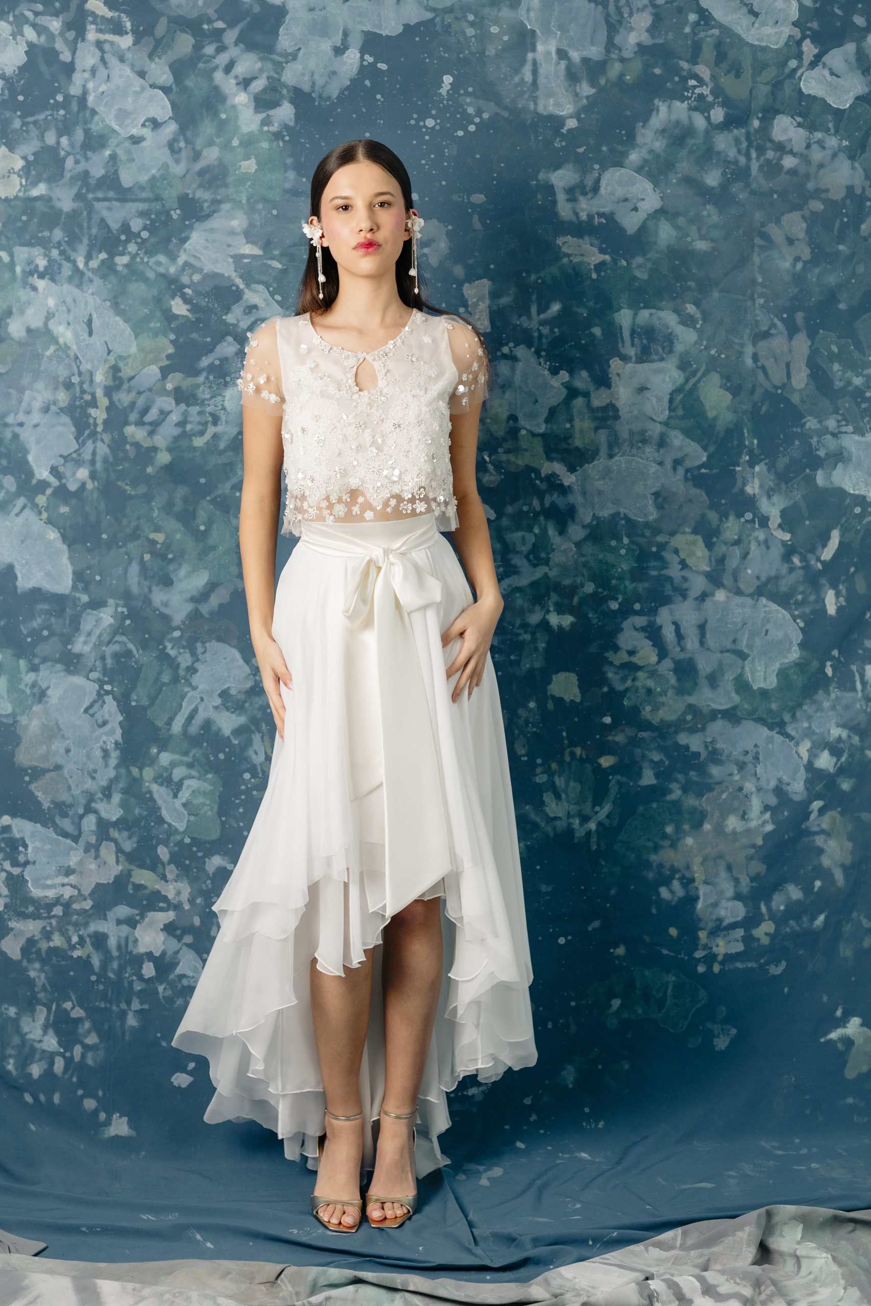 vestido de novia dos piezas top corto y falda de gasa